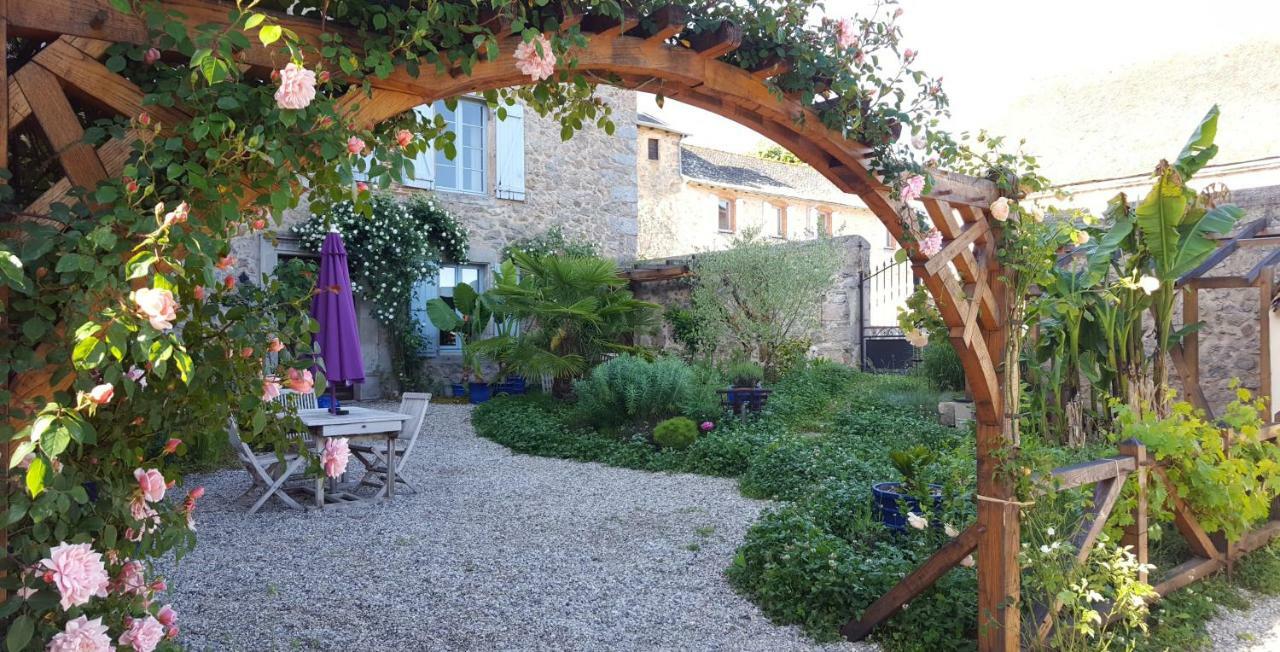 Chambres D'Hotes Du Presbytere La Bastide-l'Eveque ภายนอก รูปภาพ
